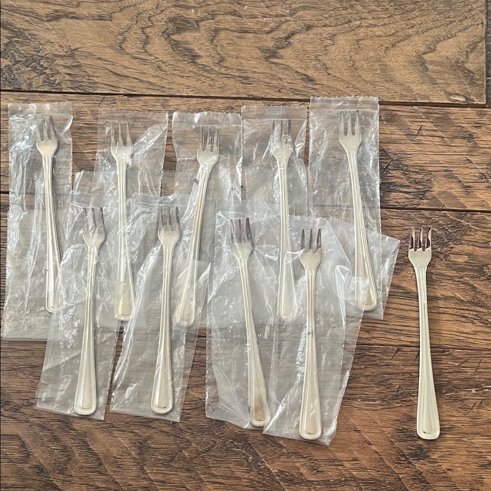 World silver plate Cocktail/Seafood Forks (12)
